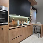 Wolf Apartment *